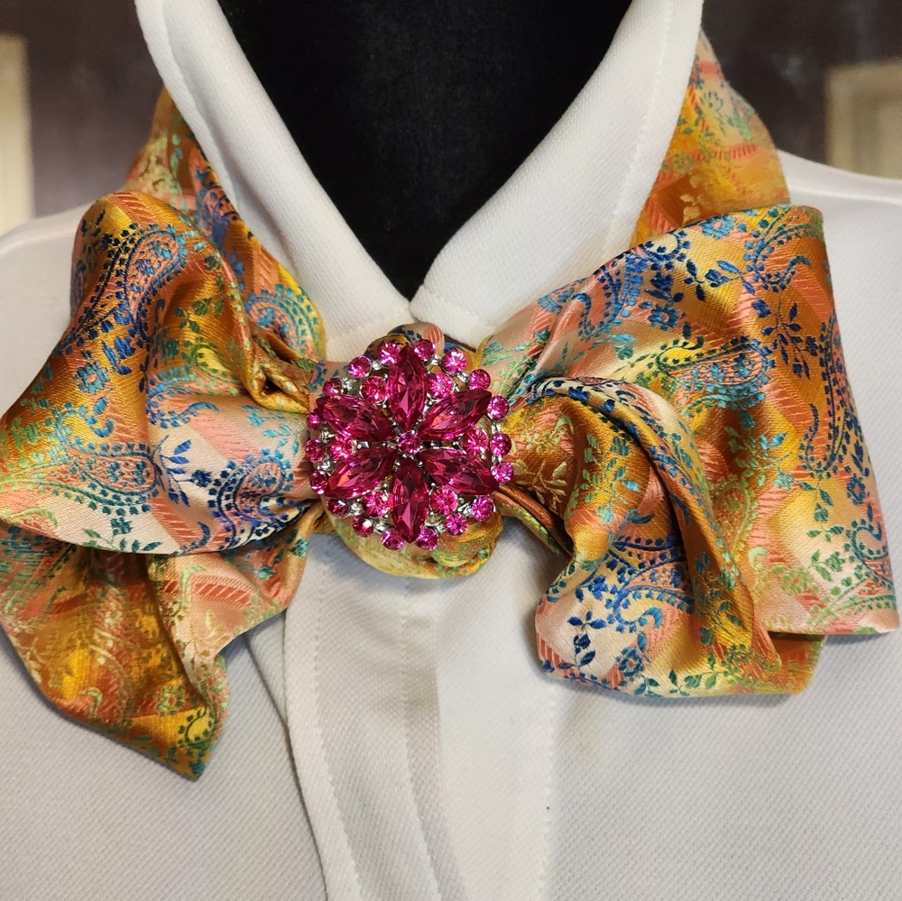 QUAN Necktie Escarpe